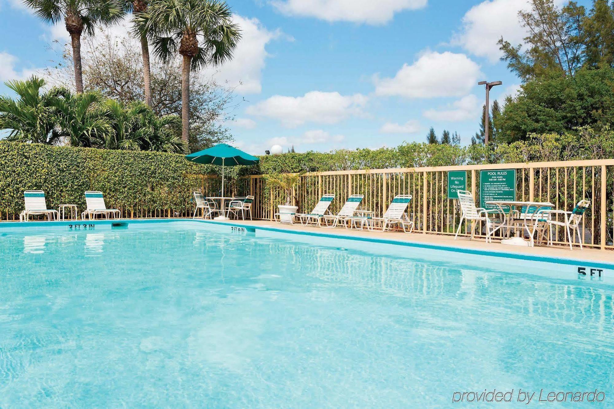 La Quinta By Wyndham West Palm - Florida Turnpike 3* Century Village (West Palm Beach, Palm Beach County)