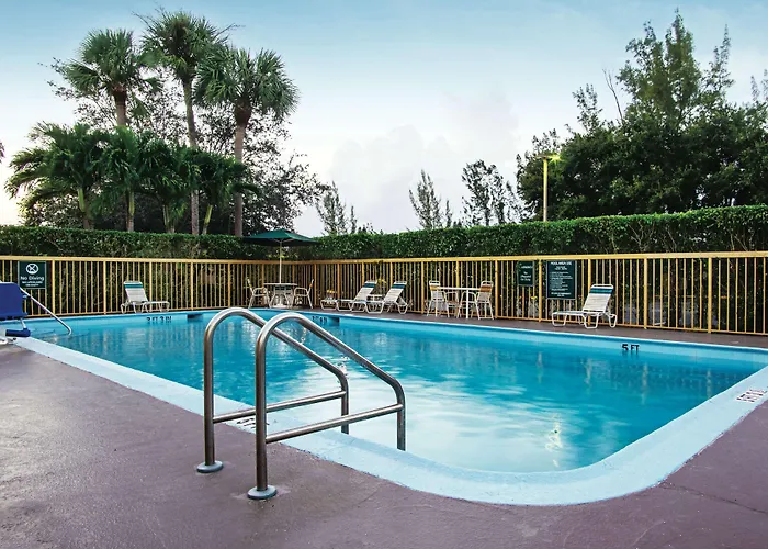 La Quinta Inn By Wyndham West Palm Beach - Florida Turnpike